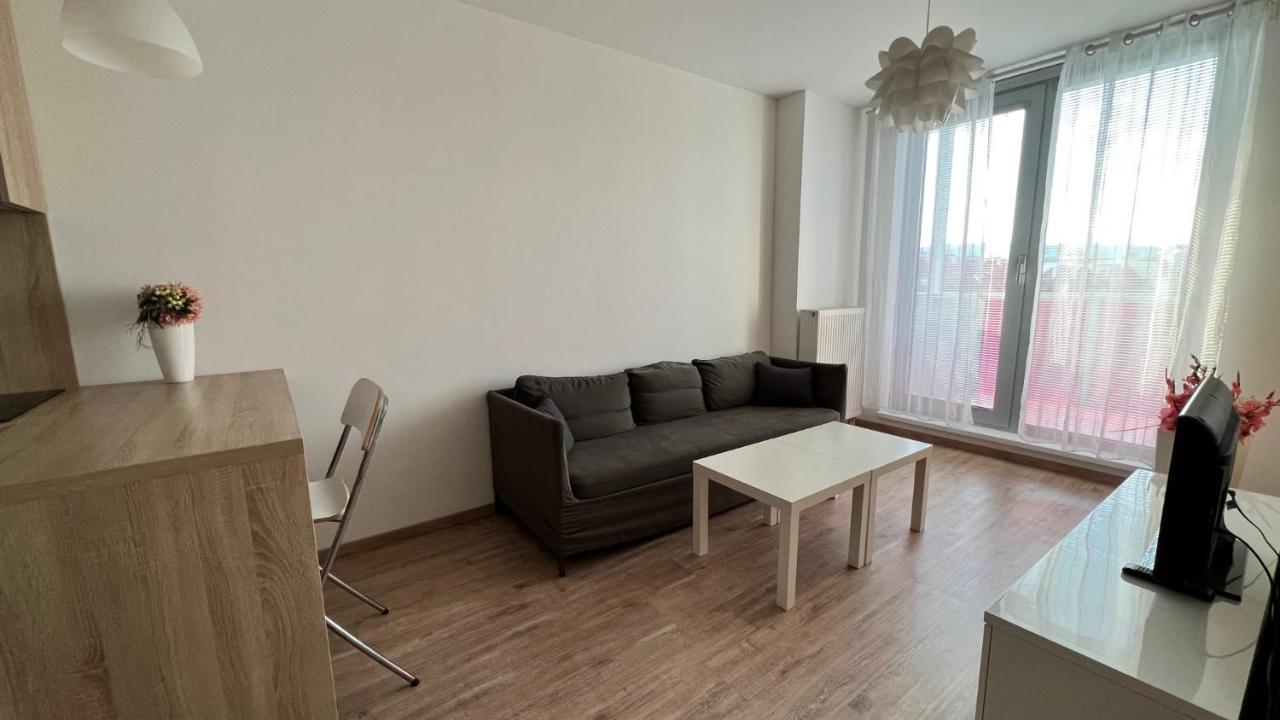 2 With Terrace, Prievozska Street Апартаменти Братислава