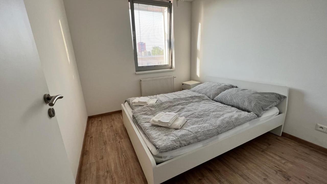 Апартаменти 2 With Terrace, Prievozska Street